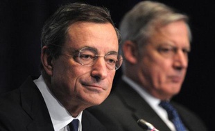 La Banque centrale européenne (BCE) a maintenu mercredi ses taux à un niveau faible et affirmé qu'elle userait de tout instrument à sa disposition pour aider la zone euro sur le chemin d'une reprise qu'elle juge "fragile".