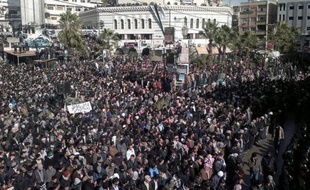 Six agents de sécurité et quatre civils ont été tués lundi dans des affrontements à Hirak, dans la province de Deraa (sud), berceau de la contestation contre le régime du président Bachar al-Assad, a rapporté l'Observatoire syrien des droits de l'Homme (OSDH).