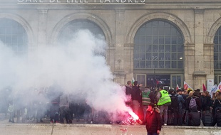 Environ 300 étudiants ont manifesté à Lille contre la loi ORE.