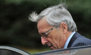 La succession de Jean-Claude Juncker à la tête de l'Eurogroupe semble suspendue au choix de la France qui, après avoir caressé l'espoir d'une nomination de Pierre Moscovici, doit se prononcer sur la candidature du Néerlandais Jeroen Dijsselbloem, en visite mercredi à Paris.