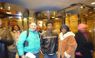 Inger Marlowe, Justin Simmons et Triouleyre, invités par le milliardaire Earl Stafford à l'investiture de Barack Obama.