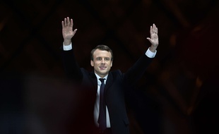 Haut les mains Emmanuel Macron. Credit:DAVID NIVIERE/SIPA