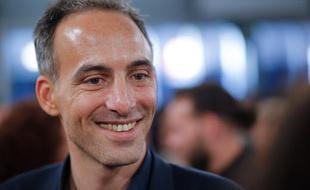Raphaël Gluckmann, la tête de liste Place publique-PS pour les européennes, veut en finir avec le règlement de Dublin pour les migrants.