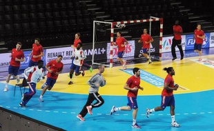 L'équipe de France masculine de handball, très impressionnante lors de son premier match lundi contre l'Argentine (26-10), essaiera de confirmer la bonne impression laissée, face au même adversaire mercredi (19H15) à Montpellier.