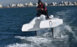 Julien Moutarde, équipe de France Jeune en Nacra 17, du Centre d’entraînement de la Grande Motte (FFV et Région Occitanie) sur l'Overboat