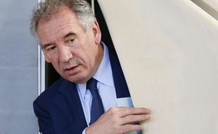 Le Garde des Sceaux, Francois Bayrou a voté à Pau dimanche 11 juin 2017 pour les élections législatives.
