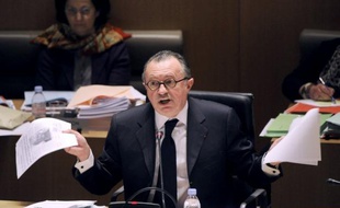 Le bureau du Sénat va statuer mercredi sur une nouvelle demande de levée de l'immunité parlementaire du sénateur PS Jean-Noël Guérini, que la justice souhaite placer en garde à vue pour l'interroger sur un dossier "à caractère mafieux".