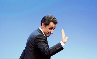 Nicolas Sarkozy s'est livré mardi devant les maires de France à un long plaidoyer pour ses réformes, notamment celle des collectivités territoriales qui a suscité les inquiétudes de nombre d'entre eux, et il a justifié l'austérité budgétaire qu'il leur a imposée.