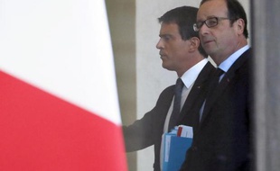 Le Premier ministre Manuel Valls et le président François Hollande le 12 janvier 2015 à l'Elysée à Paris