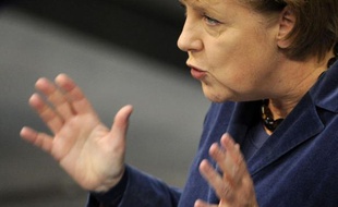 La chancelière allemande Angela Merkel a estimé mercredi qu'il fallait "remédier aux imperfections" de l'union monétaire européenne "maintenant ou, je le dis, jamais".