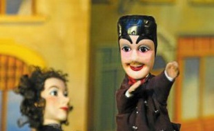 Le spectacle Guignol se marie est accessible au jeune public, dès 3 ans.