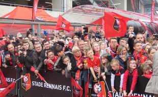 Les supporters rennais sont venus en nombre pour accueillir les héros du Stade de France.