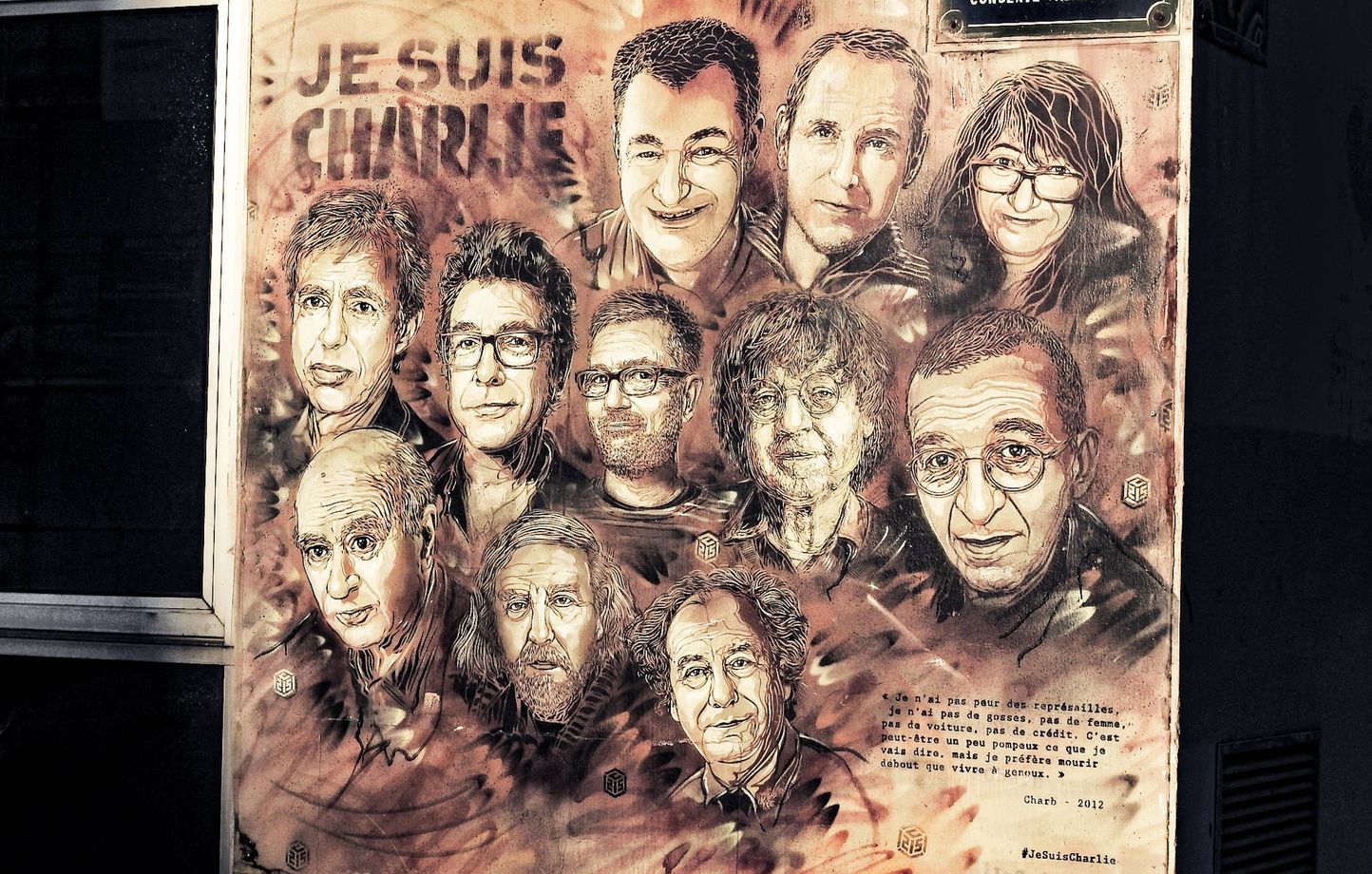 Une fresque représentant les victimes de l’attentat contre Charlie Hebdo, à Paris le 7 janvier 2024.