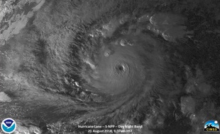 Image de l'ouragan Lane, qui est passé en catégorie 5 et se dirige vers Hawaï.