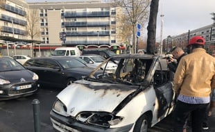 La voiture a été brûlée dans la nuit de mardi à mercredi.