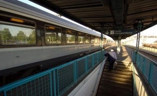 Le trafic était "pratiquement normal" mercredi à la SNCF, où la direction faisait état d'un taux de grévistes de 9,1% et estimait que la loi sur le service minimum lui avait permis d'affiner au mieux ses prévisions et d'apporter "un plus pour les clients".