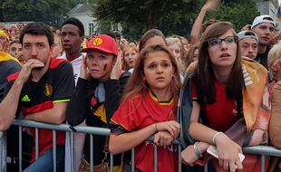 Dans la fan zone de Tournai, les Belges sont dépités.