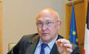 Le ministre Michel Sapin vise 100 000 contrats d'avenir en 2013.
