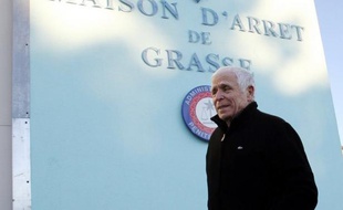 La cour d'appel d'Aix-en-Provence annoncera sa décision le 27 mars sur une demande de liberté conditionnelle déposée par Christian Iacono, ex-maire de Vence (Alpes-Maritimes), condamné pour le viol de son petit-fils qui a depuis retiré ses accusations.