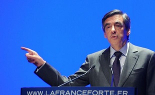 François Fillon a voulu "récuser" jeudi soir lors d'un meeting aux Sables d'Olonne "la rumeur" d'une campagne présidentielle "enlisée, inintéressante, sans idées" et a appelé à la mobilisation contre ce "relativisme" qui ferait "le jeu" de François Hollande.