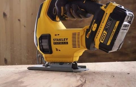 N’attendez pas : cette scie sauteuse sans fil Stanley passe à 87,20 € chez Castorama en déstockage