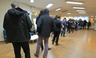 La file d'attente au tribunal d'instance dans le 9e arrondissement, ce mardi