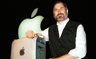 Steve Jobs présente le Power Mac G4 à San Francisco, le 31 août 1999.