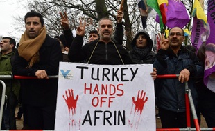 Des membres de la communauté kurde d'Allemagne manifestent à Berlin, le 26 janvier 2018 contre la venue du président turc en Allemagne. Photo illustration.
