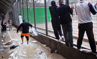 Les travaux de dératisation de la prison des Baumettes à Marseille, ordonné par le Conseil d'Etat, viennent de débuter, a-t-on appris samedi de source syndicale.