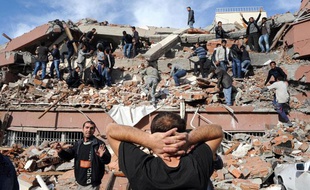De nombreux immeubles se sont écroulés dans la province de Van, dans l'Est de la Turquie, pendant le séisme qui s'est produit le 23 octobre 2011.