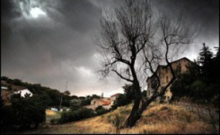 Les très fortes chaleurs ont persisté mercredi sur une grande partie du pays tandis que des orages ont éclaté, de l'Aquitaine à la Normandie, dans la nuit de mercredi à jeudi.