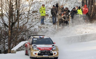 Sébastien Loeb (Citroën), parfait de bout en bout, a augmenté son avance sur Sébastien Ogier (Volkswagen) en tête du 81e Rallye Monte-Carlo, 1re manche du Championnat du monde des rallyes (WRC), jeudi en Ardèche et en Haute-Loire, tout en assurant un spectacle de toute beauté.