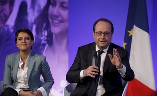 Intervention de Francois Hollande, président de la Republique. Avec Najat Vallaud Belkacem, ministre de l'education nationale au Palais Brongniart. Paris, FRANCE - 02/05/2016. Credit:Nicolas TAVERNIER-POOL/SIPA