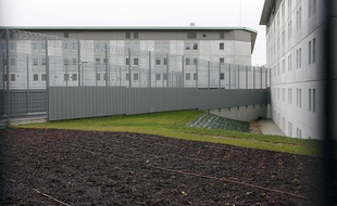 Le détenu a mis le feu à sa cellule de la prison de Roanne.