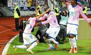 Evian-Thonon-Gaillard, qui se bat pour son maintien en Ligue 1, s'est qualifié pour la première fois en finale de la Coupe de France en s'imposant mercredi à Annecy (4-0) aux dépens du FC Lorient au terme d'un match dont le résultat s'est joué en première période