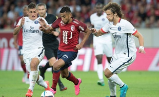 Sofiane Boufal, lors du match contre le PSG, au stade Pierre Mauroy de Villeneuve d'Ascq