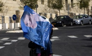 Le cabinet de sécurité israélien a conditionné mercredi à l'unanimité la conclusion d'un accord de trêve avec le Hamas à la libération du soldat Gilad Shalit, détenu depuis 2006 à Gaza, condition refusée par le Hamas.