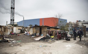 Évacuation du campement de roms de Saint-Ouen (Seine-Saint-Denis) le 27 novembre 2013.