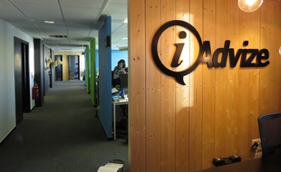 iAdvize, créée en 2010, propose des solutions de relation client en ligne