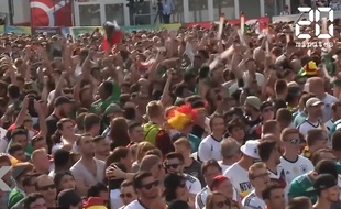 Les supporters mexicains célèbrent le but de Lozano en Allemagne