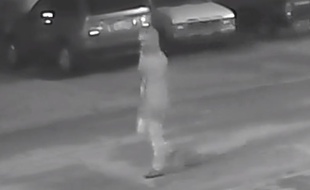 La police de Tampa (Floride) a diffusé des images de vidéosurveillance sur lesquelles le meurtrier présumé apparaît.