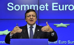 Un rejet par les Grecs du plan européen de sauvetage de leur pays aurait des conséquences "imprévisibles", a prévenu mercredi le président de la Commission européenne José Manuel Barroso à son arrivée à Cannes, dans le sud-est de la France, pour une réunion de crise.
