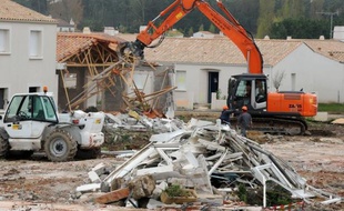A la demande de l'Etat, la zone pavillonnaire, qui était habitée en grande partie par des retraités qui avaient cru y trouver un logement abordable, a été rasée et nettoyée. Elle est désormais strictement inconstructible.