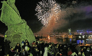 Un feu d'artifice avait lancé l'année dernière les festivités de Marseille 2013.