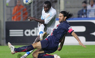 Le Marseillais Niang au duel avec le Parisien Yépès en 2005