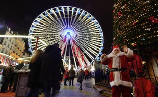 Le traditionnel rush de Noël dans les magasins pour les achats de fêtes devrait intervenir ce samedi en France, avec 14 millions de consommateurs attendus dans les boutiques, indique mercredi une étude du Centre for retail research (CRR) pour bons-de-réduction.com.