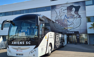 Le bus de l'Amiens SC servira de vaccinodrome mobile.