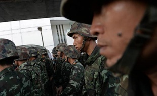 Des soldats de l'armée thaïlandaise à Bangkok, le 24 mai 2014