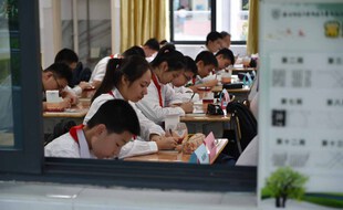 Des élèves en classe à Nanjing, dans l'est de la Chine.