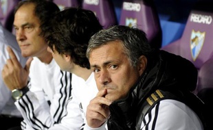 L'entraîneur du Real Madrid José Mourinho, las des mauvaises relations au sein de son vestiaire et des échecs répétés face au FC Barcelone, aurait confié à son entourage qu'il souhaitait partir à la fin de la saison, révèlent mardi plusieurs titres de la presse espagnole.
